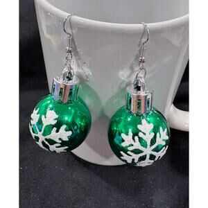 Priced Reduced Green Christmas Ornament Snowflake – Festive Holiday  E164